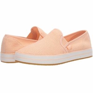 UGG peach slip on sneakers in very good condition